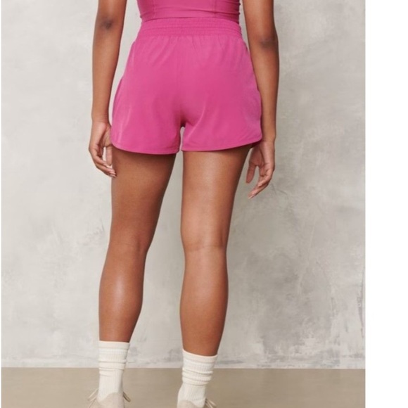 ABERCROMBIE & FITCH YPB Motiontek High Rise Shorts - Picture 2 of 4